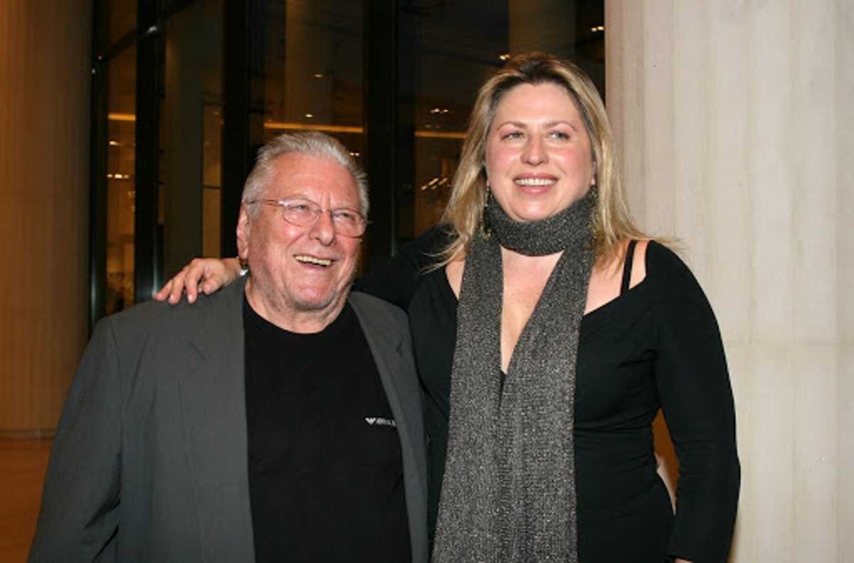 Σάντρα Βουτσά (για τη δεύτερη σύζυγο του πατέρα της): «Τις αδελφές μου δεν τις έχω μπλέξει σε αυτήν την ιστορία. Το θέμα το έχω με τη συγκεκριμένη κυρία και θα το λύσουμε στα δικαστήρια»