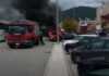 Ηγουμενίτσα: Αυτοκίνητο πήρε φωτιά δίπλα από άλλα που είναι παρκαρισμένα (Βίντεο)
