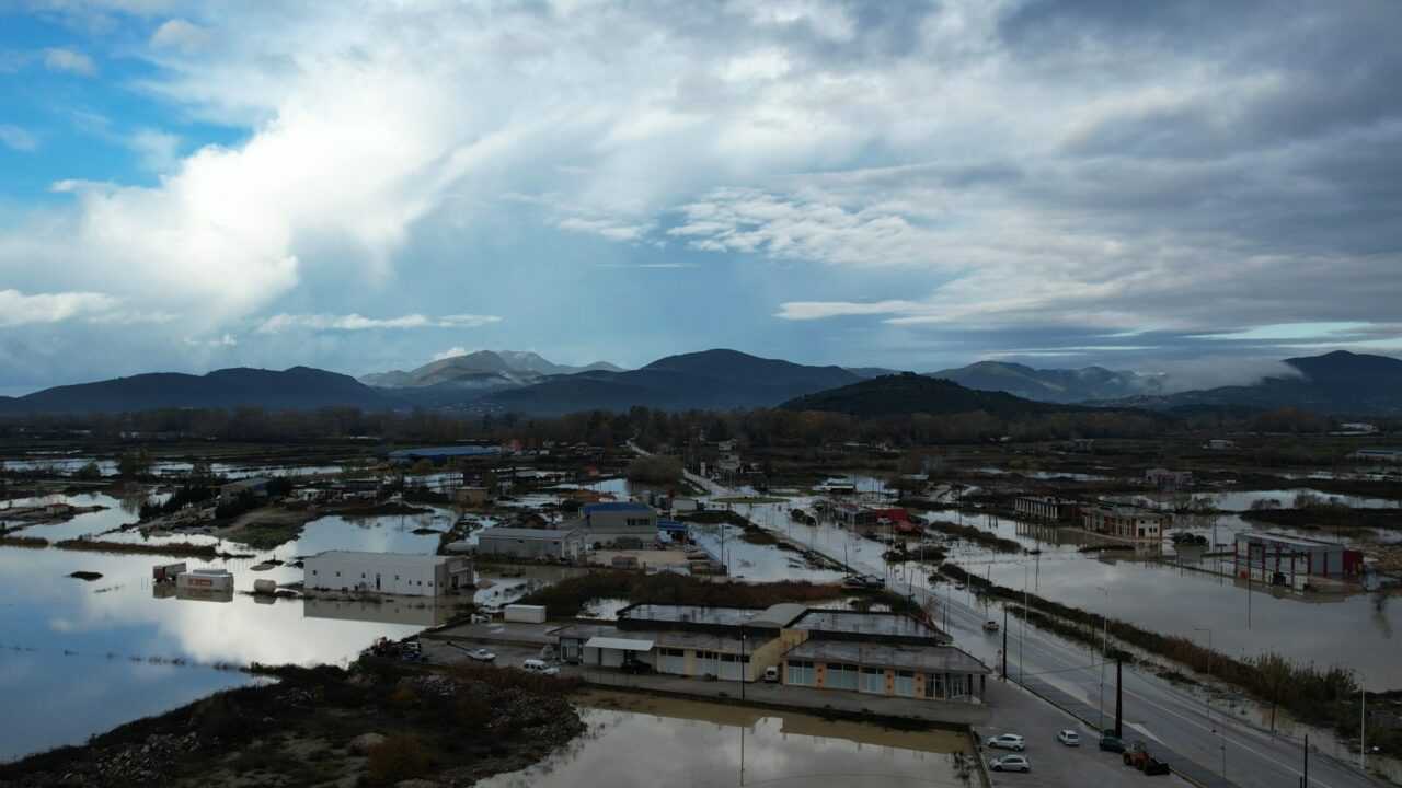 Λαϊκή Συσπείρωση Πάργας: Στο ίδιο έργο θεατές! – Για άλλη μια φορά το Φανάρι έγινε Βενετία!