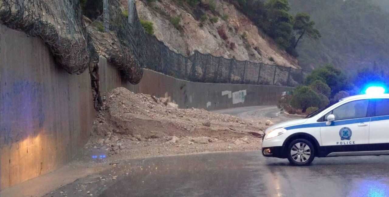 Κατολίσθηση στο 16ο χιλιόμετρο Αμφιλοχίας – Άρτας