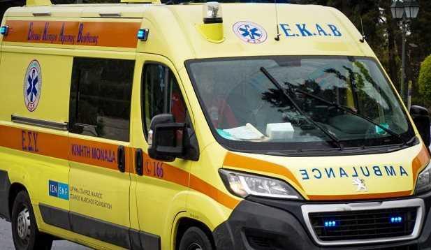 Παραλίγο τραγωδία: Λύθηκε το χειρόφρενο αυτοκινήτου και παρέσυρε ανήλικη μαθήτρια