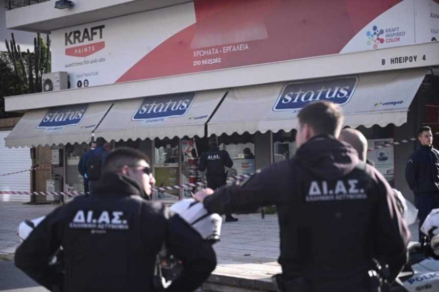 Δολοφονία στη Γλυφάδα: «Τον καθάρισα, της έτρωγε τα λεφτά» είπε αφού σκότωσε τον σύντροφο της μητέρας του