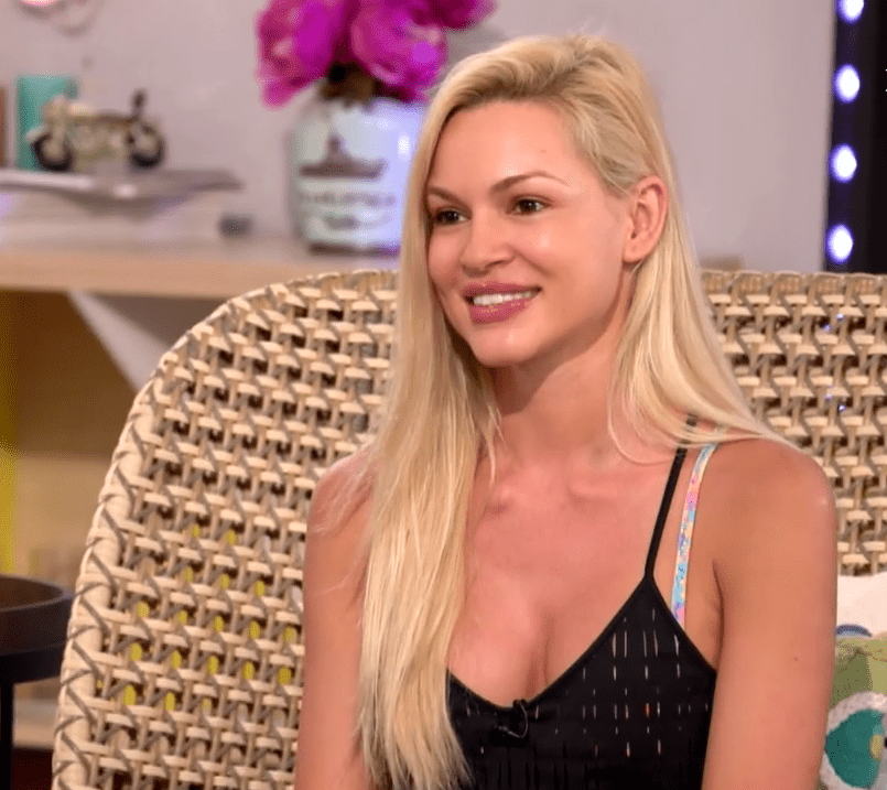 Βίκυ Κάβουρα: «Ξαφνικά ένα βράδυ άλλαξε το οικονομικό. Δεν θα έφευγα αν δεν ήταν προσβολή το ποσό που μου πρότειναν και τρόπος που μου το είπαν»