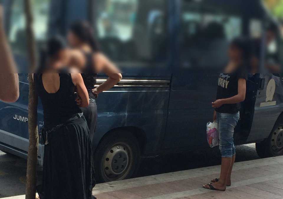 Γυναίκες Ρομά στην Άρτα «μπούκαραν» σε σπίτι ηλικιωμένου και του έκλεψαν τη σύνταξη