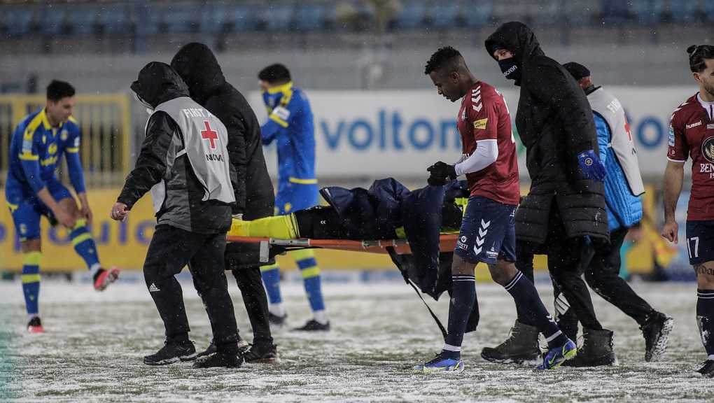 Αποχώρησε με φορείο από το Αστέρας-Απόλλων ο Βέρχουλστ