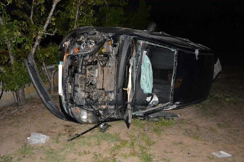 Τραγωδία τα ξημερώματα: Νεκροί ένας 25χρονος και ένας 21χρονος σε φρικτό τροχαίο