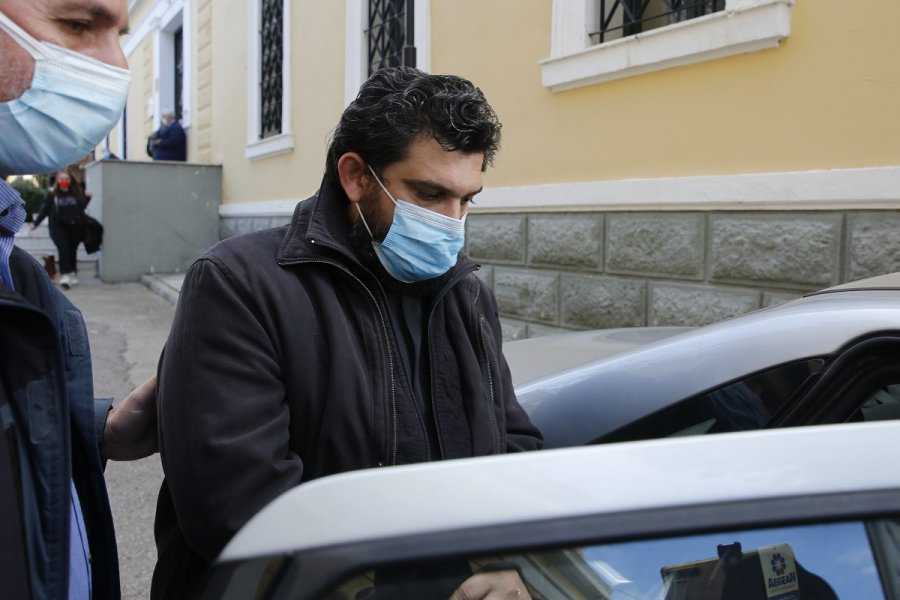 Ανοίγουν στόματα για τον παιδεραστή «ιερέα που είχε στοχοποιήσει και άλλες ανήλικες – Τα 10 βήματα για την αποπλάνηση κοριτσιών