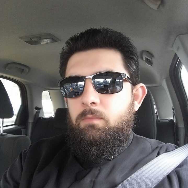 18χρονη κοπέλα για τον ιερέα: Με τον Πάπα Στέφανο είχα σχέση στα 16 μου. Ανταλλάζαμε γυμνές μας φωτογραφίες και μηνύματα με ερωτικό περιεχόμενο