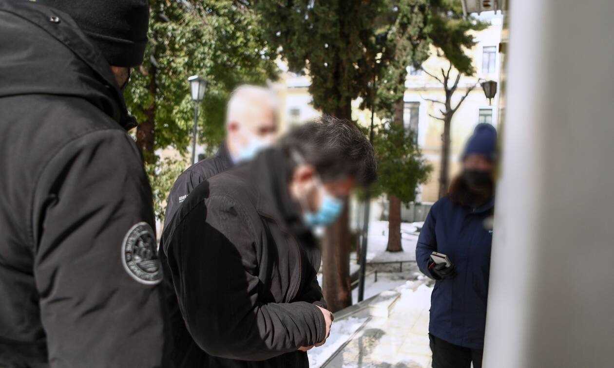 Τον δρόμο για τη φυλακή πήρε ο Παπάς Σάτυρος για τον βιασμό ανήλικης κοπέλας