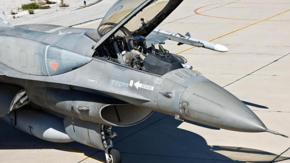 Πολεμική Αεροπορία: Ατύχημα με μαχητικό αεροσκάφος F-16 στα Χανιά – Σώοι οι πιλότοι