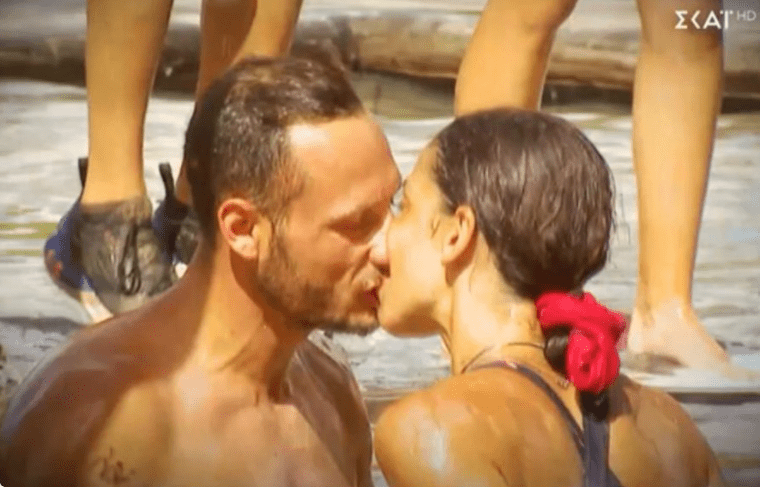 Kαυτά φιλιά της Μυριέλλας Κουρεντή με τον Γιώργο Κατσαούνη στο Survivor: Πως αντέδρασε ο σύντροφός της; Απίστευτο πάρτι στο διαδίκτυο!