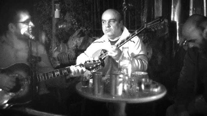 Σοκ – Βρεθηκε νεκρός στο σπίτι του ο μπουζουξής Ντίνος Ζαχαριάς