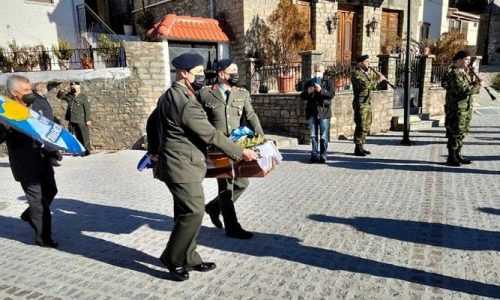 Πέτα Άρτας: Σε κλίμα συγκίνησης ενταφιάστηκαν τα οστά του ήρωα Συνταγματάρχη Κωνσταντίνου Κόκκα