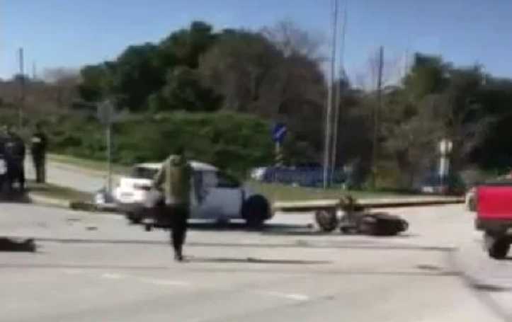 Tραγωδία με δυο νεκρούς στην Άσφαλτο – Σφοδρή σύγκρουση αυτοκινήτου με μηχανή.