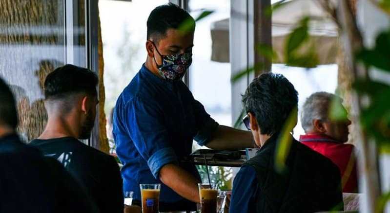Τι αλλάζει μετά την απόφαση για χαλάρωση των μέτρων σε εστίαση και διασκέδαση