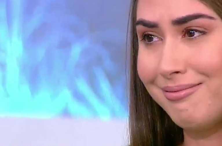 Έλενα Κρεμλίδου: Ξέσπασε σε κλάματα – «Ήμουν 17 χρονών – Ο μπαμπάς μου θα το μάθει σήμερα»