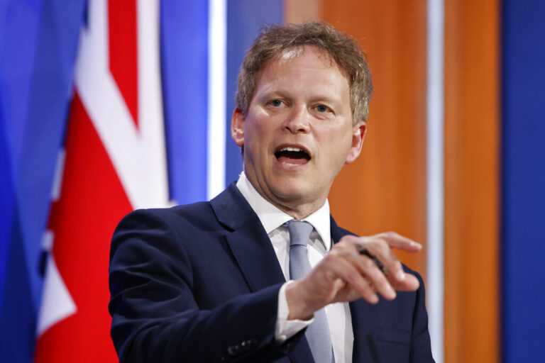 Βρετανία: Όποιο ρωσικό αεροσκάφος εισέρχεται στον εναέριο χώρο θα διαπράττει «ποινικό αδίκημα»