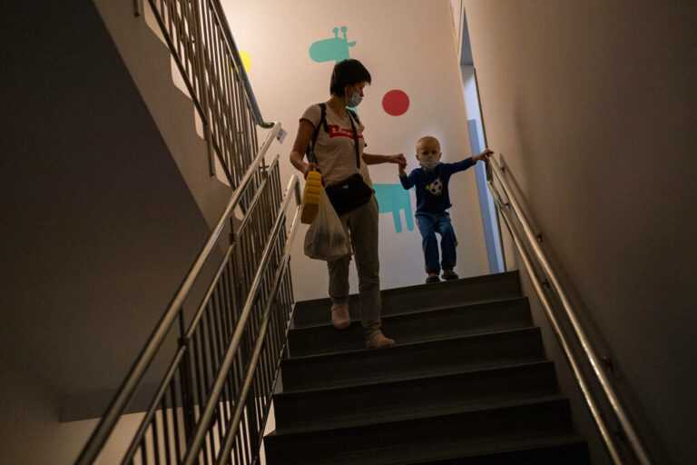 Ουκρανία: Στην Πολωνία μεταφέρονται παιδιά με καρκίνο