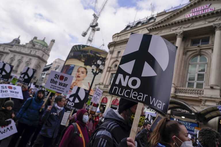 Βρετανία: Φόβοι της Δύσης ότι η Ρωσία θα χρησιμοποιήσει χημικά όπλα