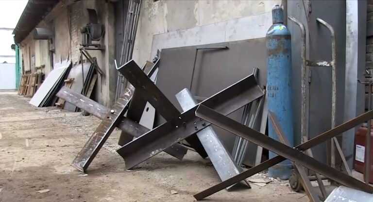 Ουκρανία: Η ιστορία της οικογένειας του Μαξίμ – Από τα κουζινικά στ’ αλεξίσφαιρα γιλέκα