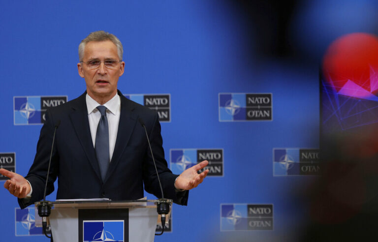 Στόλτενμπεργκ: Να δούμε τη συλλογική μας άμυνα, να επενδύσουν οι σύμμαχοι του ΝΑΤΟ το 2% του ΑΕΠ τους