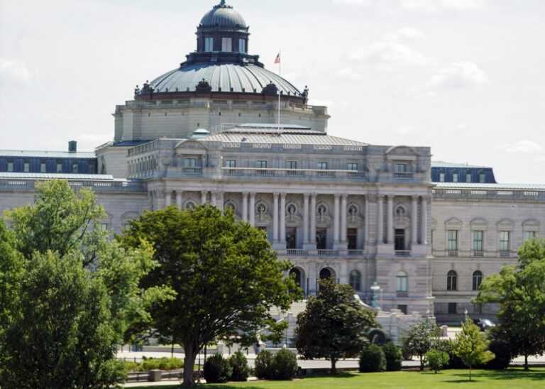 Εγκρίθηκε στις ΗΠΑ η απαγόρευση εισαγωγής ρωσικού πετρελαίου και βοήθεια στην Ουκρανία ύψους 13,6 δισ. δολαρίων