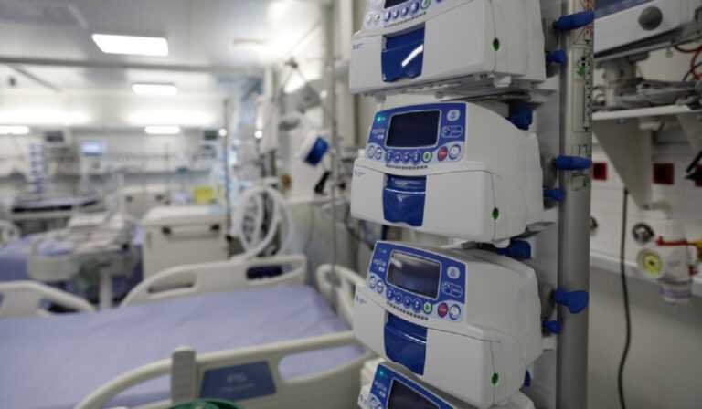 Πέθανε ασθενής που μεταφέρθηκε λόγω τραγικών ελλείψεων από την Πάτρα στα Ιωάννινα για να υποβληθεί σε επείγον χειρουργείο