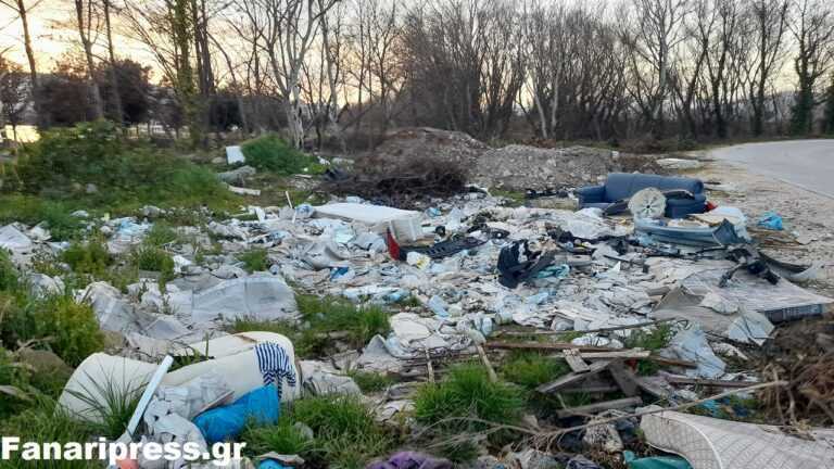 Εικόνες ντροπής στο παραλίμνιο Πάρκο της Άρτας