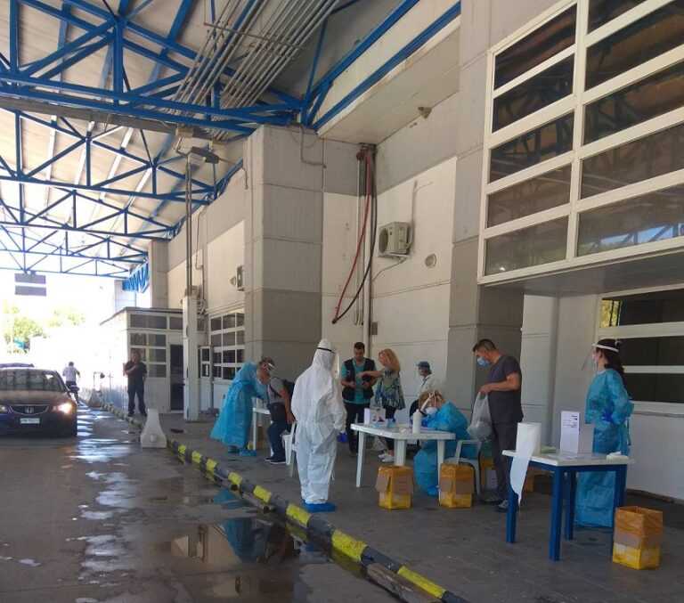 Απολύουν με… SMS άτομα που στελεχώνουν τις κινητές μονάδες δειγματοληπτικών ελέγχων στην Κακαβιά, τη Μέρτζιανη και το Μαυρομάτι.