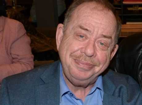 Ηλίας Μαμαλάκης: «Δεν μπορώ να κλαίω πάνω από τη βρεγμένη ζάχαρη»