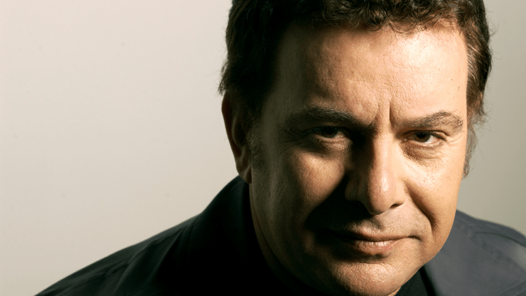 Μανώλης Μητσιάς: «Όταν “έφυγε” ο Μίκης Θεοδωράκης, είπα ότι χάσαμε μία κολόνα του Παρθενώνα»