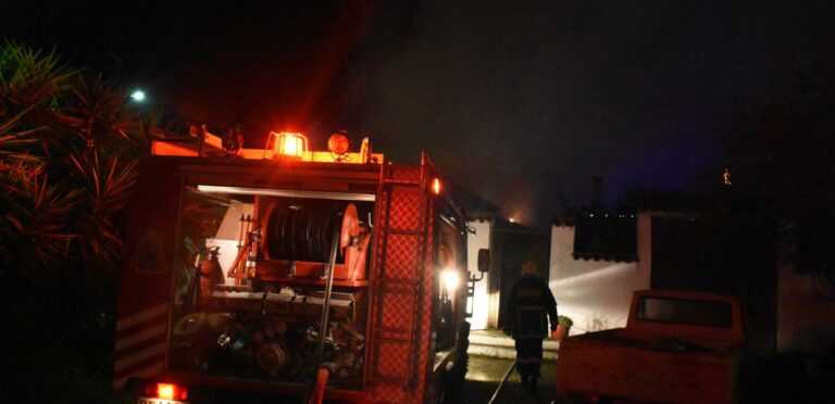 Ανείπωτη τραγωδία: Βρήκε νεκρούς τους γονείς του μετά από φωτιά που ξέσπασε στο σπίτι