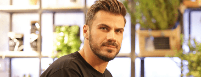 Άκης Πετρετζίκης: Η φωτογραφία με τον 10 μηνών γιο του