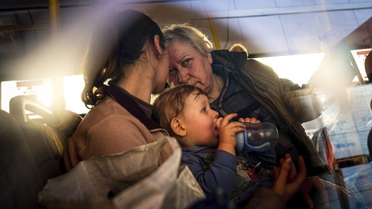 Ουκρανία: Κίεβο, ΟΗΕ και Ερυθρός Σταυρός επιχειρούν την απομάκρυνση αμάχων