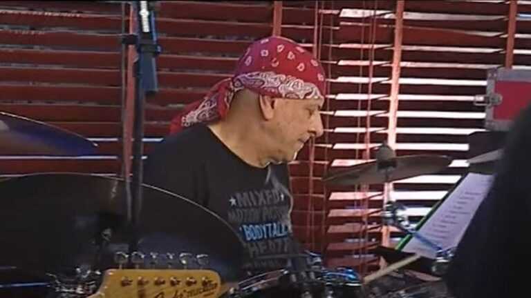 Στη φυλακή ο 69χρονος πρώην ντράμερ των Πυξ Λαξ για σεξουαλική παρενόχληση ανήλικων κοριτσιών