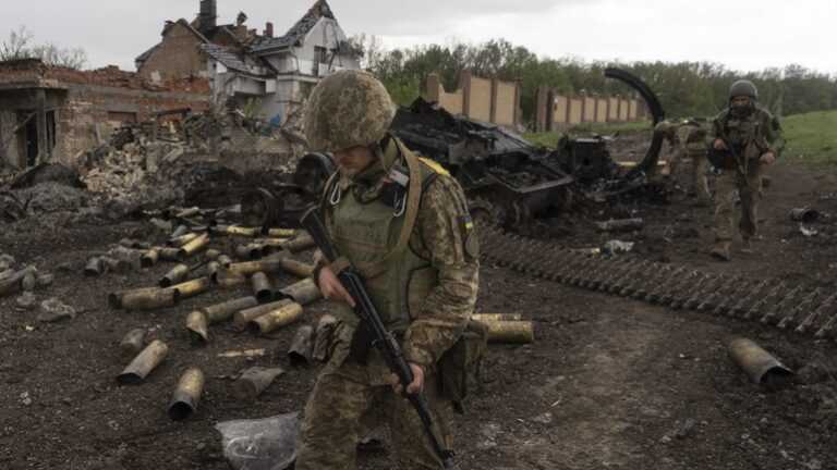 Ουκρανία: Εδαφικά κέρδη κοντά στο Χάρκοβο – Παράταση στρατιωτικού νόμου από τον Ζελένσκι