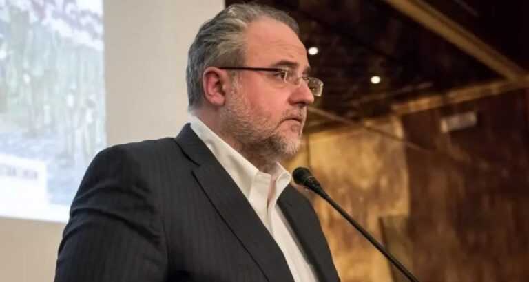 Νέες βολές κατά του Περιφερειάρχη Αλέξανδρου Καχριμάνη εξαπέλυσε ο Σπύρος Ριζόπουλος με αφορμή το κλειστό γυμναστήριο ξιφασκίας