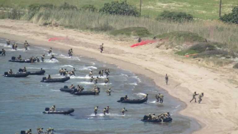 Άσκηση «Μέγας Αλέξανδρος»: Εντυπωσιακό βίντεο από την κοινή απόβαση Ελλήνων και Αμερικανών πεζοναυτών