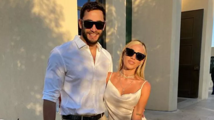 Μάριος Καπότσης: Απαντά στις φήμες που θέλουν την Κόνι Μεταξά έγκυο