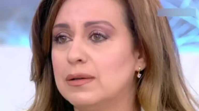 Ευαγγελία Μουμούρη: Δάκρυσε μιλώντας για τον Πέτρο Φιλιππίδη – «Δεν είναι εύκολο να βλέπεις τον φίλο σου με χειροπέδες – Τρία κορίτσια κουβαλάνε στην πλάτη τους 106 καταγγελίες για κακοποιητική συμπεριφορά»