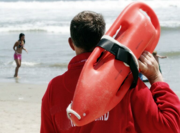 Αιτήσεις για πρόσληψη ναυαγοσωστών και χειριστών σκαφών στον Δήμο Πάργας