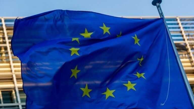 ΕΕ: «Περιορισμοί στην ικανότητα του Κρεμλίνου να χρηματοδοτεί τον πόλεμο»