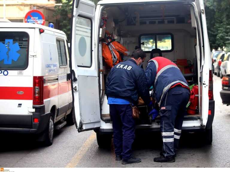 Σοκ: Εκείνη κοιμόταν και ο πατέρας της κρεμάστηκε απο το μπαλκόνι