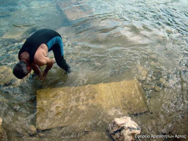 Άρτα: Αρχαία επιτύμβια στήλη ήρθε στο φως στον Άραχθο