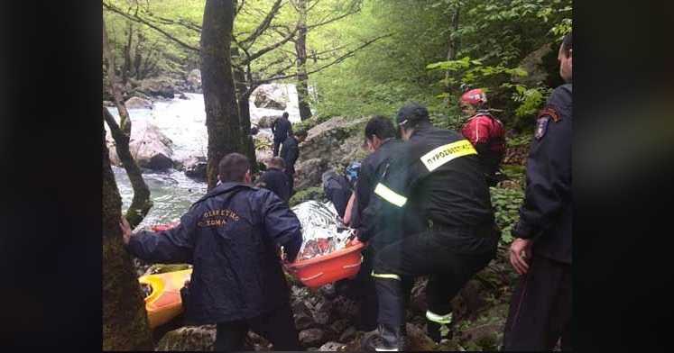 Επιχείρηση διάσωσης τουρίστριας στις πηγές του Αχέροντα στο ύψος της Γέφυρας Ντάλλα