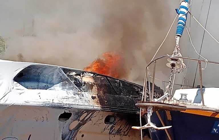 Σκάφος άρπαξε φωτιά στα Σύβοτα