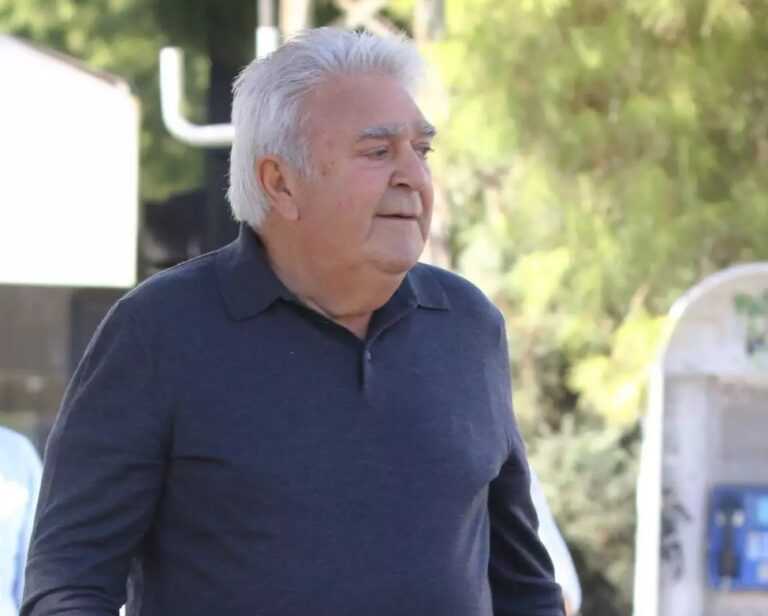 Πασχάλης Τερζής: Στο νοσοκομείο εκτάκτως ο τραγουδιστής