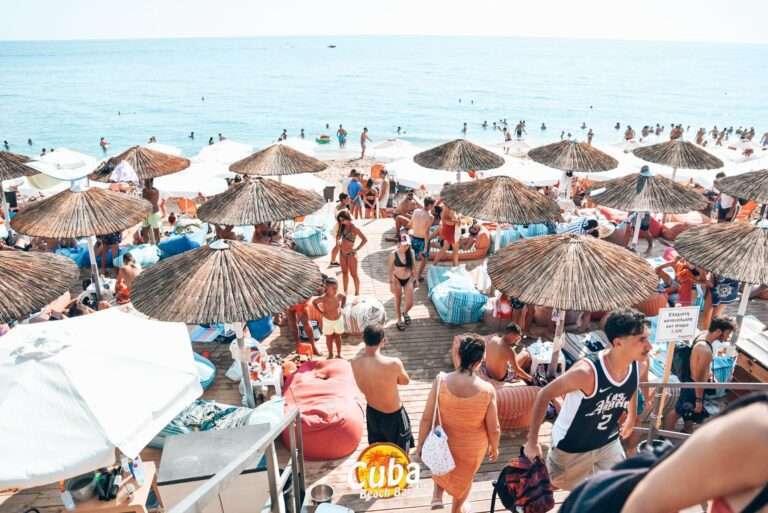 Ασφυκτικά γεμάτες ήταν οι παραλίες και τα ορεινά θέρετρα της Ηπείρου.