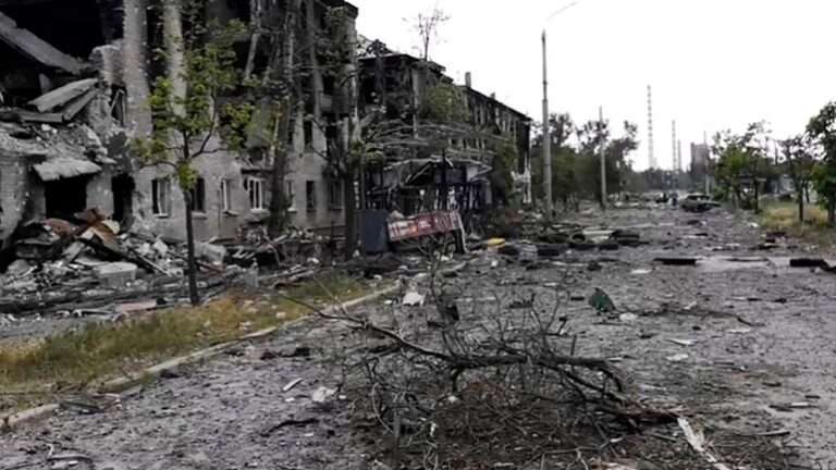 Ουκρανία: Η ΕΕ θα διαθέσει 100 δισεκ. δολάρια για τη μεταπολεμική ανοικοδόμηση