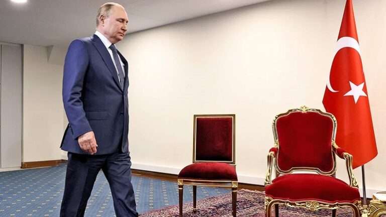 Ο Ερντογάν… έστησε τον Πούτιν – Ο Ρώσος πρόεδρος τον περίμενε όρθιος για περίπου ένα λεπτό